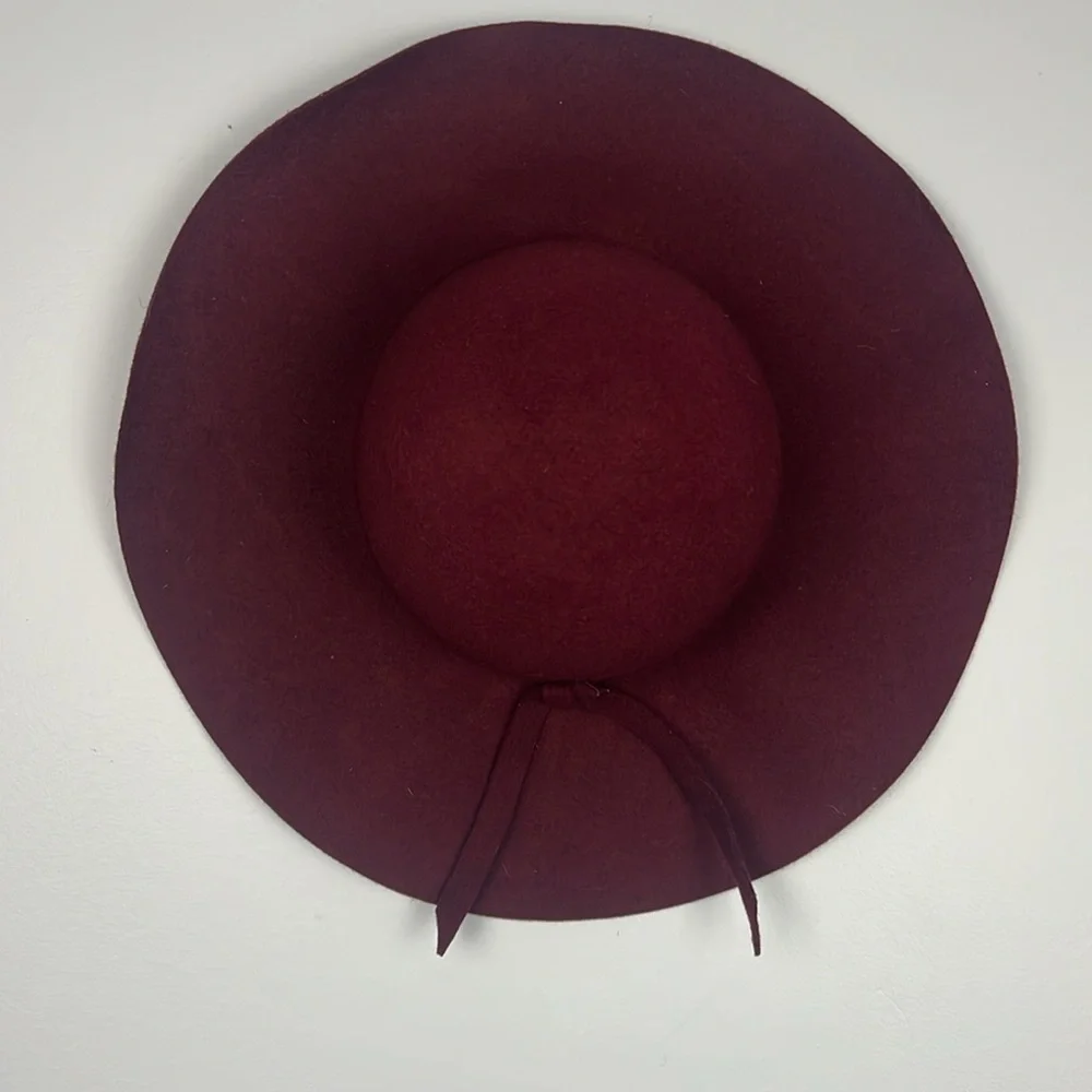The Hatter Company wide brimmed women’s burgundy felted hat